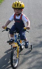 banou aime faire du v&eacute;lo