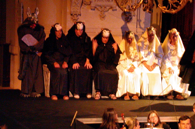 Jeanne livr&eacute;e aux b&ecirc;tes, les moutons