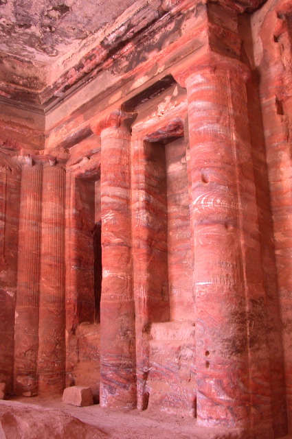 Pétra/triclinium bigarré