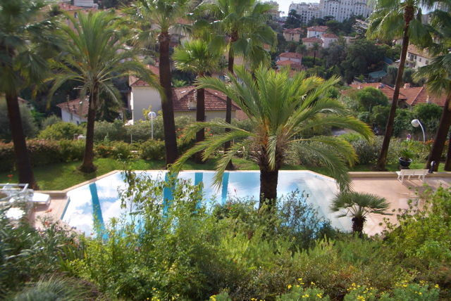 Nice piscine de la r&eacute;sidence